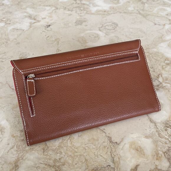 Tommy Hilfiger Large Travel Wallet - Picture 2 of 13